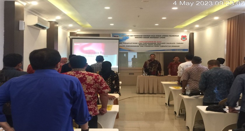 Disdagrin Banggai Laksanakan Sosialisasi Peningkatan Hubungan Kerja Dengan LPKSM